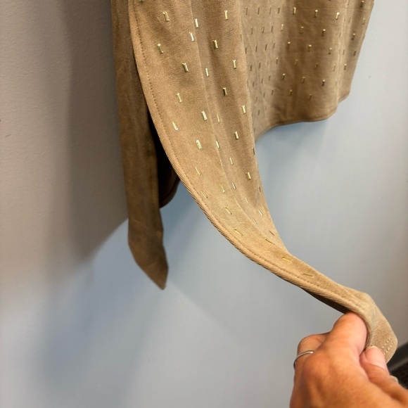 Chico's 3 (XL) Sierra Top Studded Tunic Beige Short Sleeve Asymmetrical - Picture 8 of 11